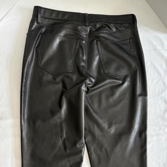Abercrombie‎ & Fitch Vegan Leather 90s Straight Pant - Size 16. - Picture 2 of 14